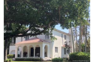 289 Las Brisas Ct, Coral Gables