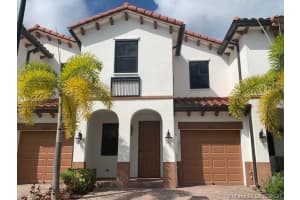 8832 Nw 103rd Path 8832, Doral
