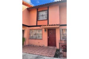 1142 W 42nd St 19, Hialeah