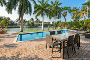 4780 Pine Tree Dr 9, Miami Beach