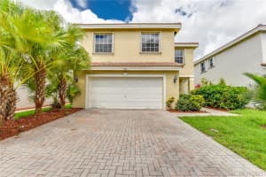 4083 E Silverado Cir, Davie