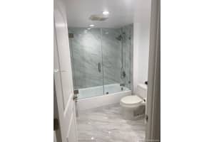 20100 W Country Club Dr 906, Aventura