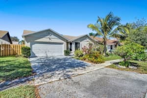 1020 Sw 87th Ter, Pembroke Pines
