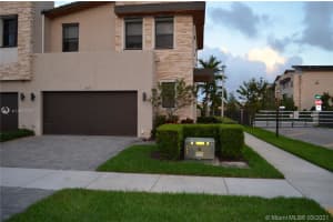 7813 Nw 104th Ct 7813, Doral