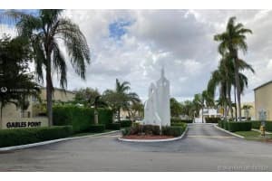 6855 Sw 45th Ln 220, Miami