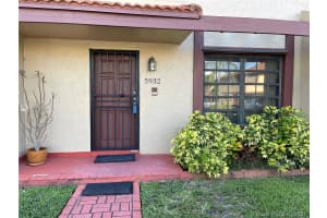 5932 Sw 133rd Pl 5932, Miami