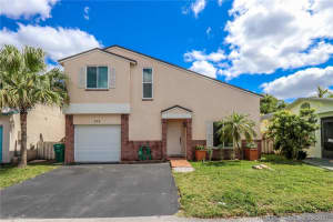 530 Radford Ter, Davie