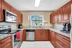 12683 Nw 8th Way, Miami