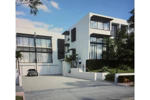 113 E Enid Dr 8, Key Biscayne