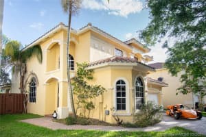 2191 Nw 100th Ave, Pembroke Pines