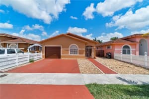 7829 W 30th Ln, Hialeah