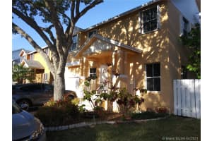 471 Nw 102nd Ter, Pembroke Pines