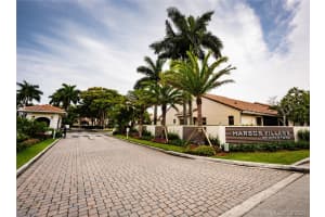 21378 Marina Cove Circle 13-b, Miami