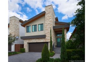 7653 Nw 103rd Ct, Doral