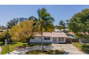 2180 Ne 121st St, North Miami