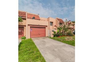 1733 Nw 56th Ave 13, Lauderhill