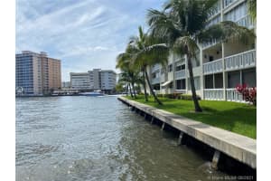 1889 S Ocean Dr 301, Hallandale Beach