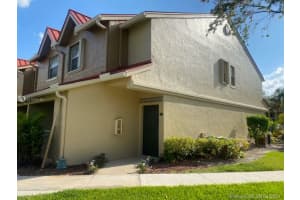 18316 Nw 68th Ave L, Hialeah