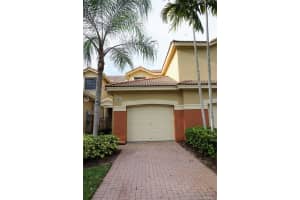 4331 Vineyard Cir 4331, Weston