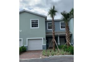 1060 Crystal Way Apt 2c, Delray Beach