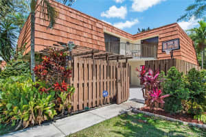 8288 S Coral Cir 8288, North Lauderdale 8288 S Coral Cir 8288, North Lauderdale