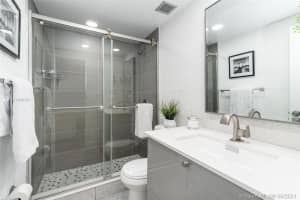 9270 W Bay Harbor Dr 2b, Bay Harbor Islands