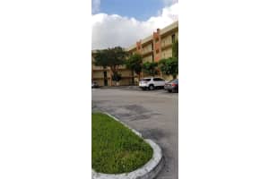 9405 W Flagler St D110, Miami