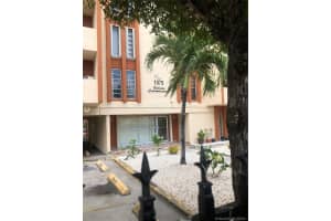 1075 W 68th St 212, Hialeah