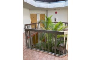 9429 Fontainebleau Blvd 211-33, Miami 9429 Fontainebleau Blvd 211-33, Miami