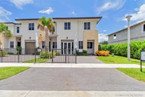 1611 Pioneer Way, Royal Palm Beach