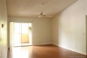 8320 Sw 1st St 203, Pembroke Pines