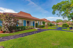 7030 Sw 23rd St 15, Davie