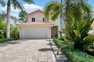 6739 Poinciana Ct, South Miami