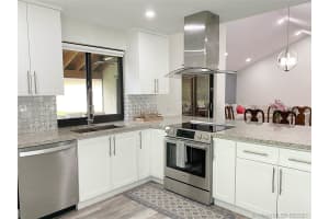 2037 Montpeliar, Weston