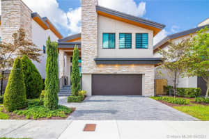 10310 Nw 76th Ter, Doral