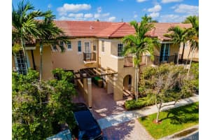 8714 Blaze Ct 8714, Davie