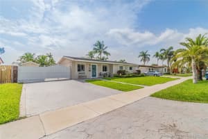 18321 Nw 86th Ave, Miami