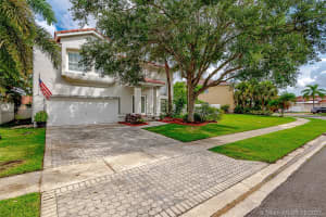 85 Gables Blvd, Weston 85 Gables Blvd, Weston