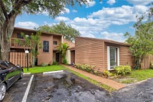 6183 Live Oak Ct ## C C, Tamarac