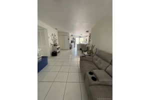 5725 Nw 109th Ave 25, Doral