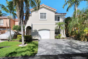 1751 E Trafalgar Cir, Hollywood