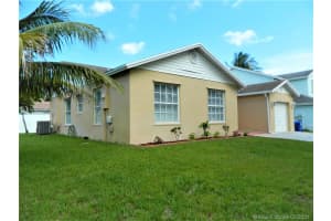 921 Sw 88th Way, Pembroke Pines