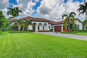 4415 Parkside Rd, Davie