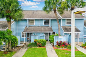 2011 Champions Way, North Lauderdale