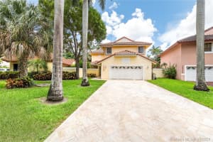 10405 Nw 43rd Ter, Doral