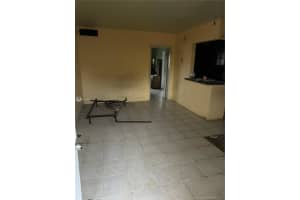 1280 W 54th St 322b, Hialeah