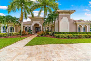 2701 E Jockey Cir E, Davie 2701 E Jockey Cir E, Davie