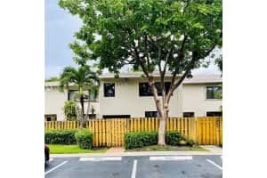5064 S University Dr 5064, Davie