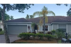 1906 Andromeda Ln, Weston