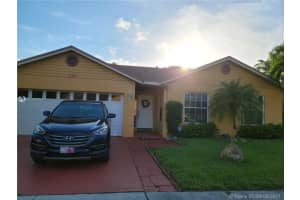 1120 Sw 87th Way, Pembroke Pines
